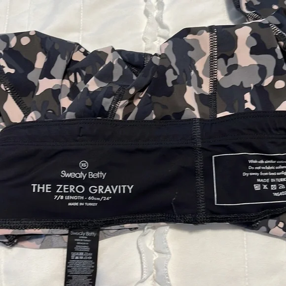 EUC Sweaty Betty 7/8 Zero Gravity Running legging Green Camo Print - Size XS - Picture 5 of 7